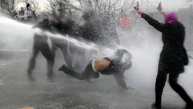 252024_water_cannon.jpg