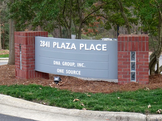 2841_Plaza_Place_Monument_Sign_1.jpg