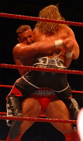 Chris_Masters_Bearhug_1.jpg