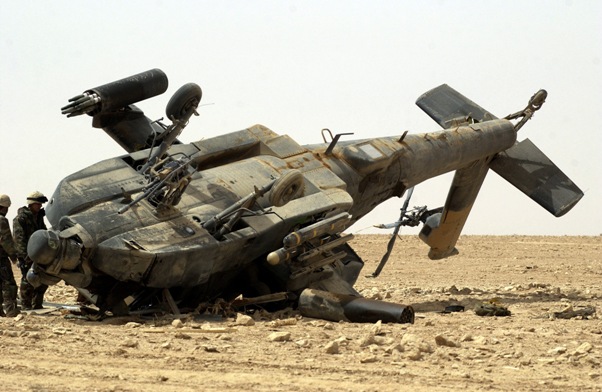 Damaged_US_Army_AH_64_Apache_Iraq_2.jpg