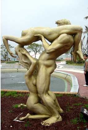 Liv_sex_statue.jpg