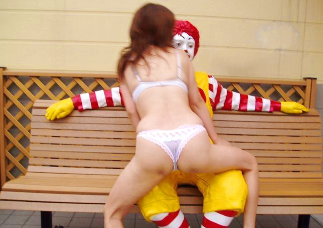 McDonald_statue.jpg