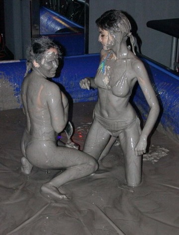 Mud_Wrestling_31.jpg