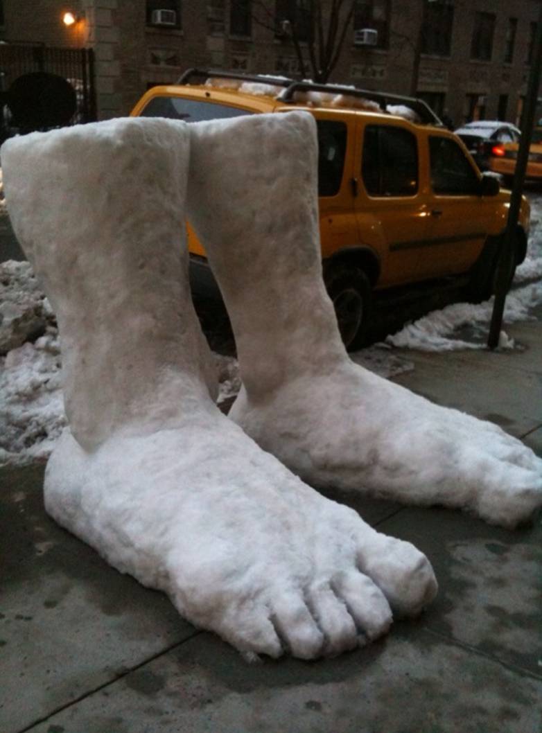 Two_feet_of_snow_1.jpg