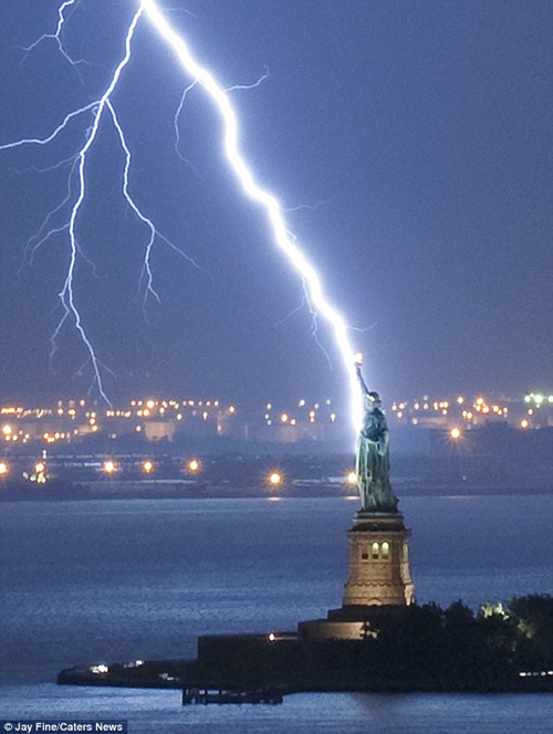 _lightening_LadyLiberty_1.jpg