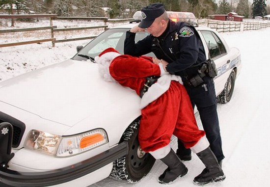 aa88f_Bad_Santa_Getting_Arrested_01_550x381.jpg