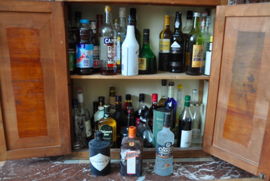 drinks_cabinet.jpg