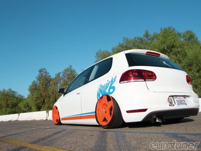 eurp_1112_012011_vw_golf_tdicover.jpg