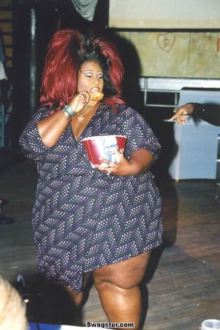 fat20sow20eating20kfc.jpg