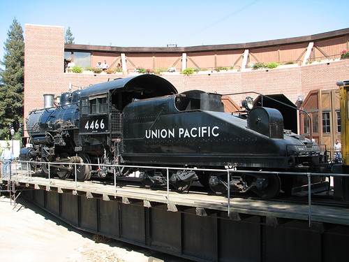img__43778599__Union_Pacific_4466_on_the_roundtable__m.jpg
