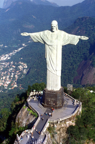 jesus_christ_largest_statue_0408.jpg