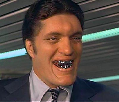 moonraker_jaws_2.jpg