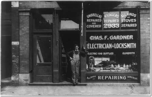 only_negro_store_of_its_kind_in_the_u_s_at_2933_state_st_chicago_ill.jpg
