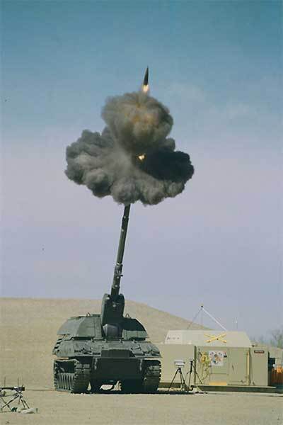 perfectly_timed_pictures_tank_firing1.jpg