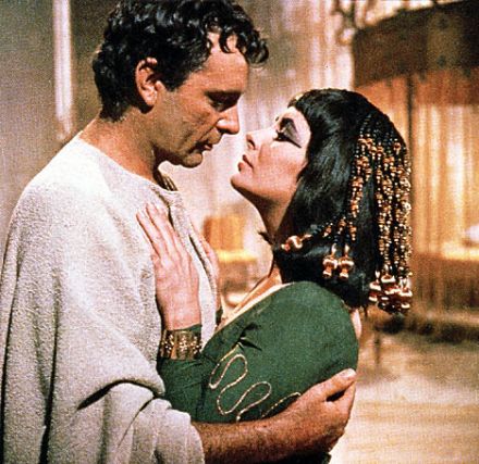 richard_burton_liz_taylor_cleopatra1.jpg