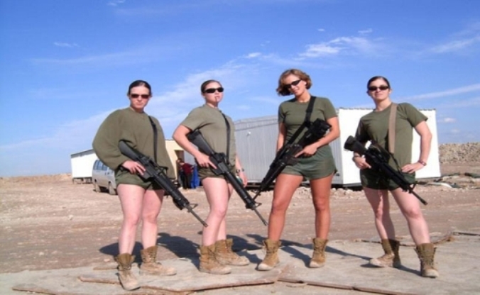 sexy_us_soldiers_in_shorts.jpg