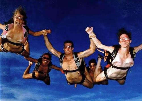 sky_diving_nude.jpg