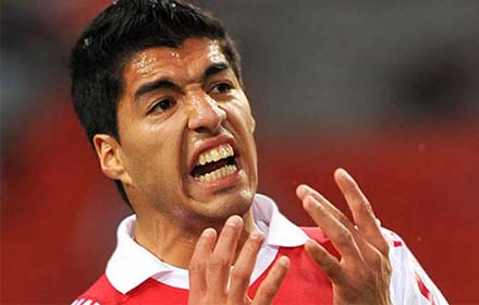 suarez_just_after_hearing_of_his_pushment.jpg