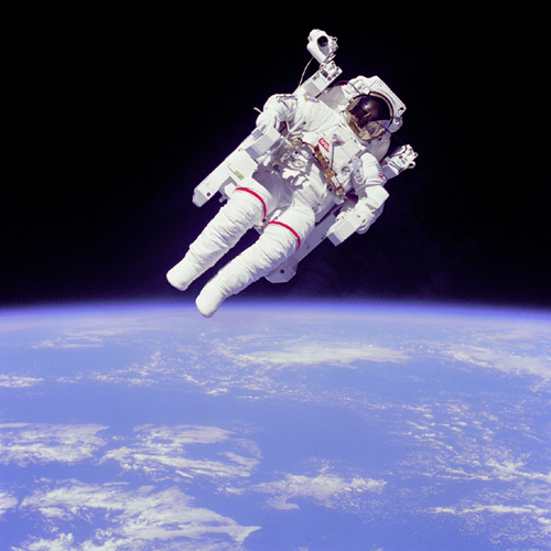 untethered_space_walk_1.jpg