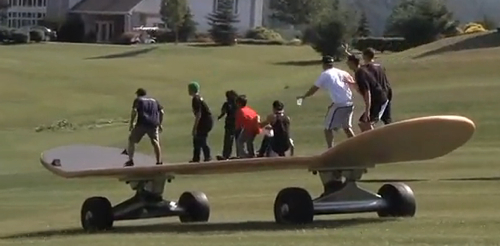 worlds_largest_skateboard.jpg